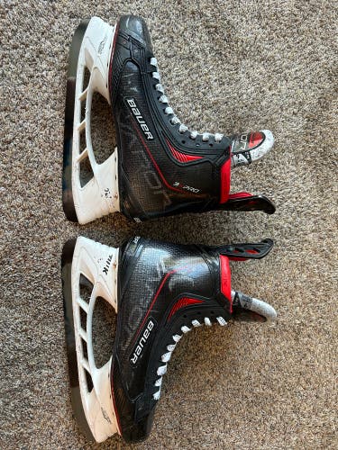 Used Bauer  Size 9 Vapor 3X Pro Hockey Skates