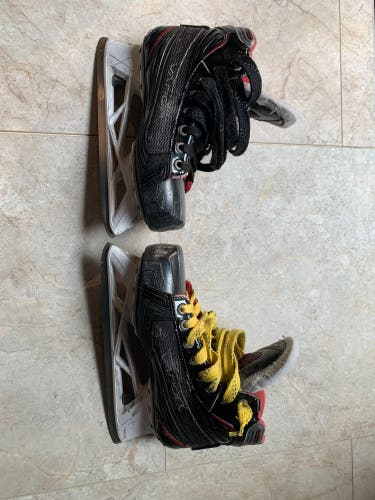 Used Bauer Regular Width Size 5 vapor x900 Hockey Goalie Skates