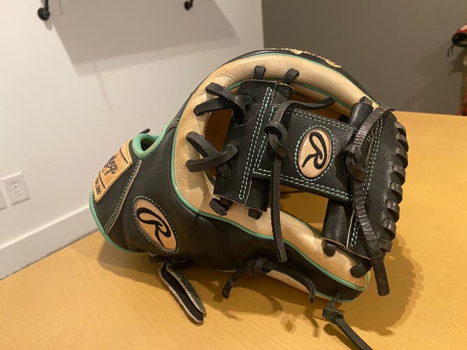 2022 Infield 11.5" Heart of the Hide