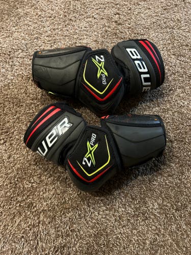 Used Medium Bauer  VAPOR 2X PRO Elbow Pads