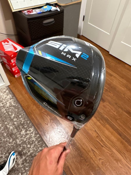 Men's Right Handed Stiff Flex 10.5 Loft SIM 2 Max Driver