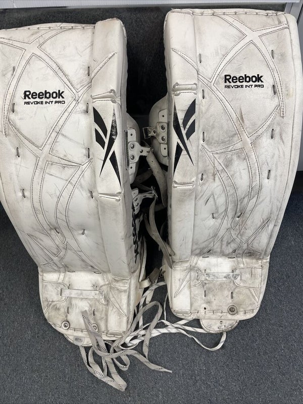 Used Reebok Revoke 9000 Reg (Lt Hand) Sz Sr White/Red Ice Hockey Goali –  Kleen 'N' Hard Sports