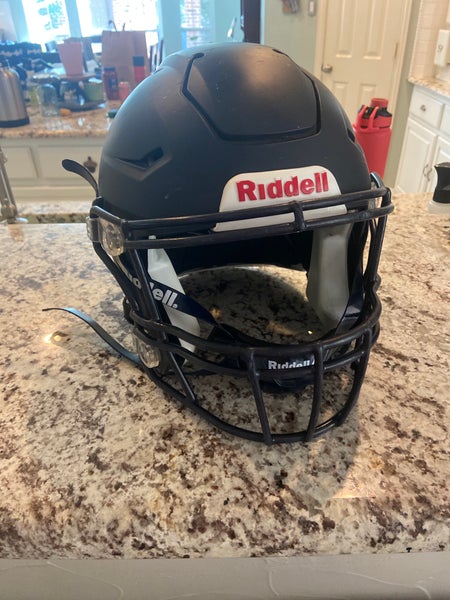 BARELY USED. 2021 Medium Adult Riddell SpeedFlex Helmet