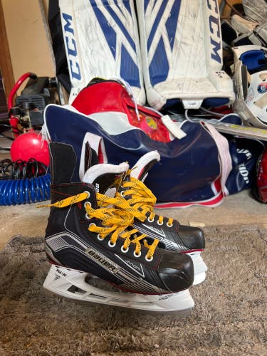 New Bauer  Size 6.5 Vapor X500 Hockey Skates