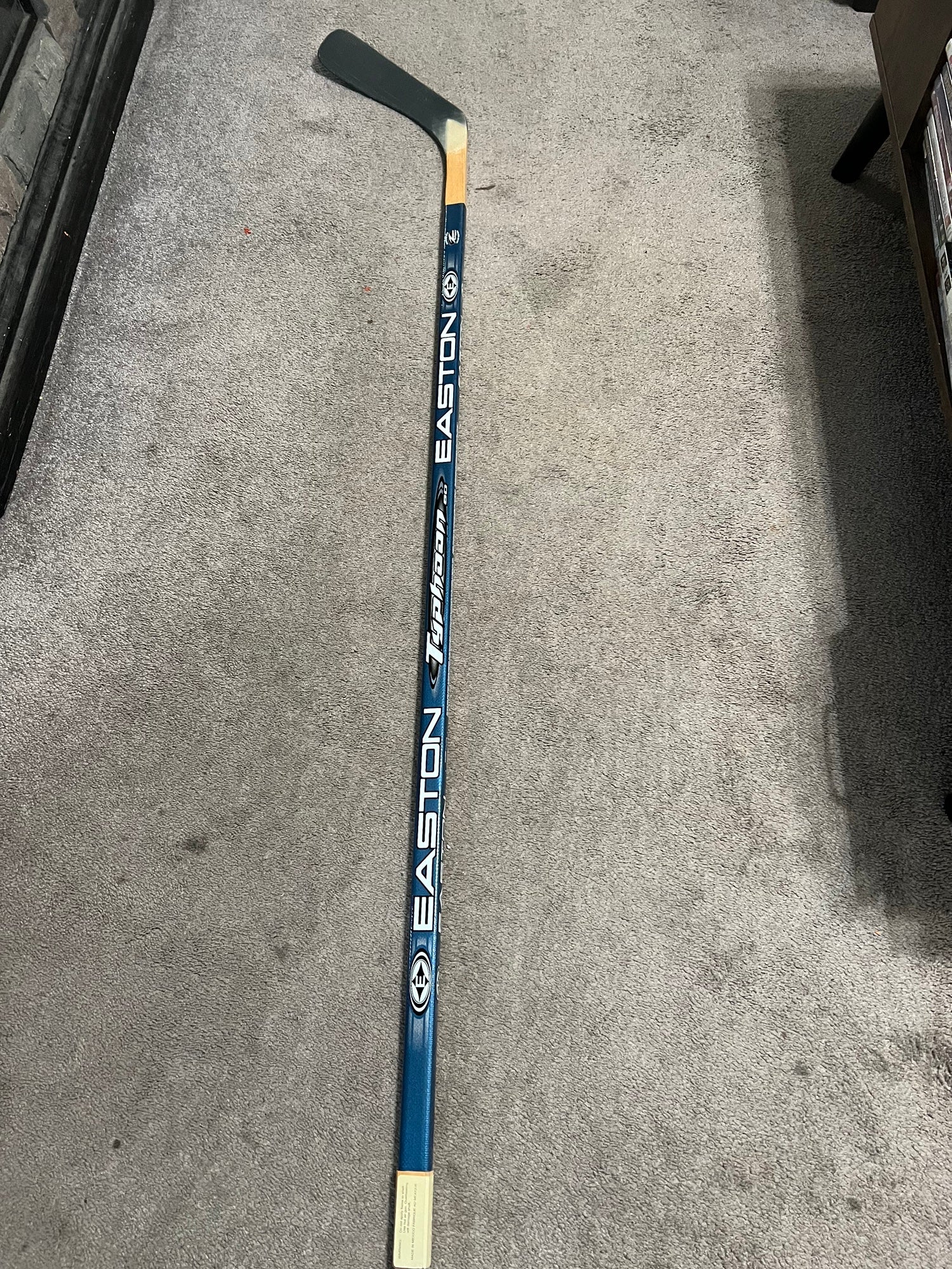 Easton Cyclone Graphite Hockey Shaft- Intermediate