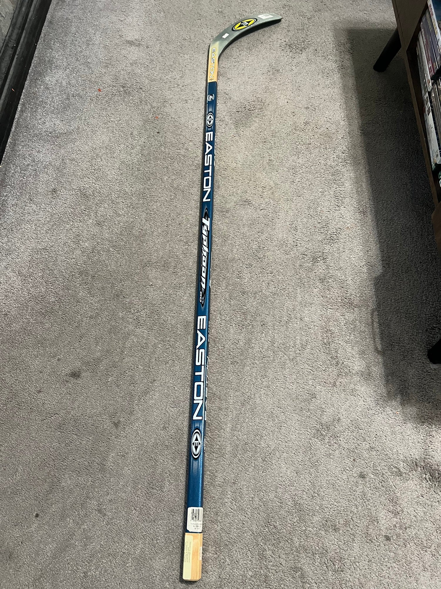 VINTAGE EASTON ALUMINUM 4800 HOCKEY STICK V-FLEX SHAFT