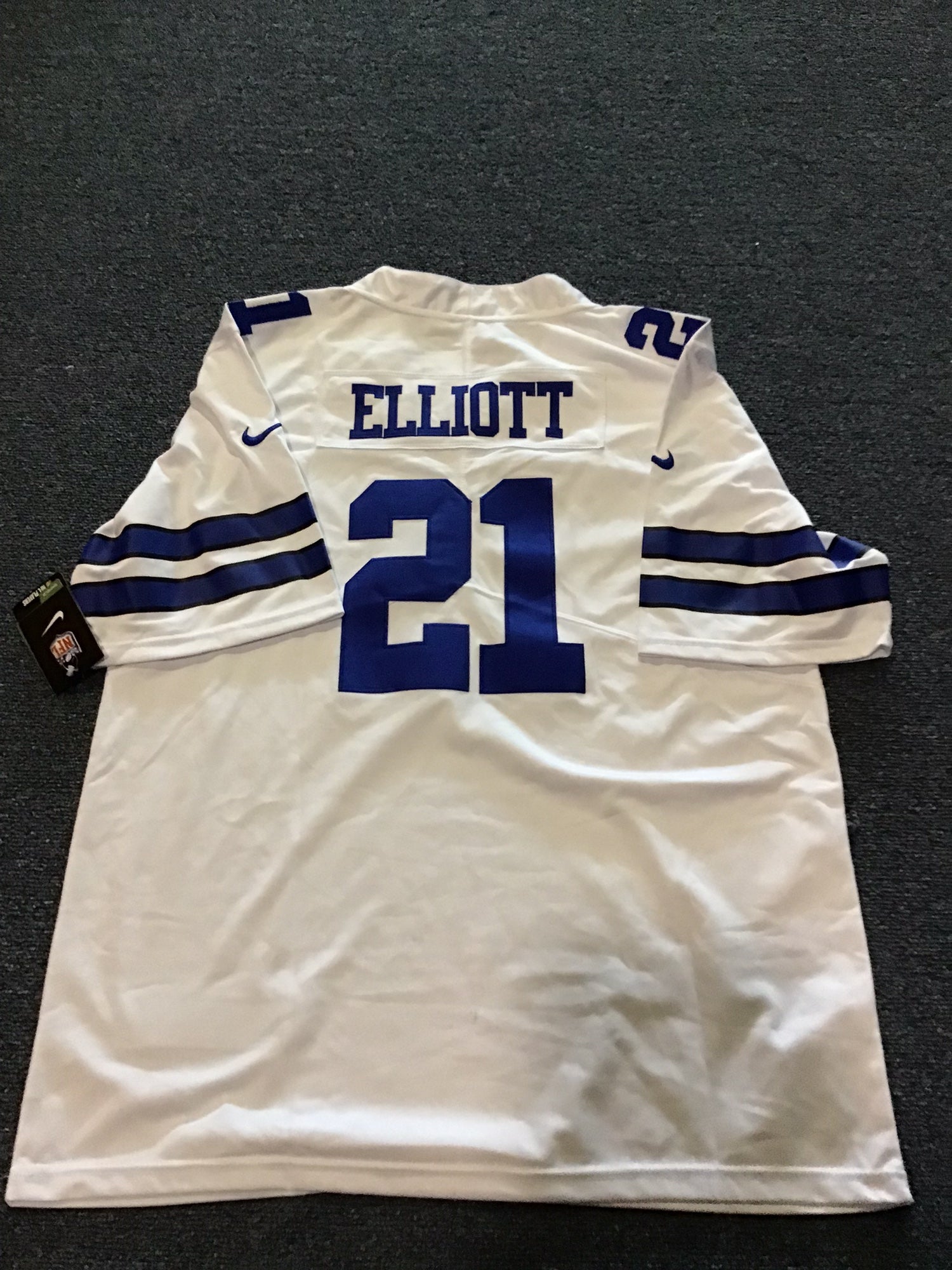 Buy the Nike Women White Dallas Cowboys Jersey #21 XL NWT