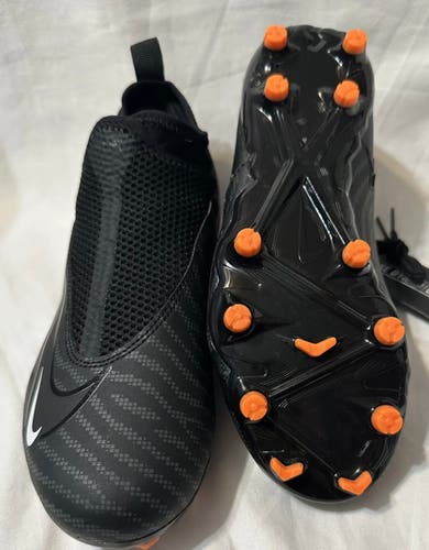 Nike Phantom GX Academy Dynamic Fit FG Soccer Cleats Youth Sz: 2Y