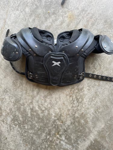 Youth Medium Xenith Fly Shoulder Pads