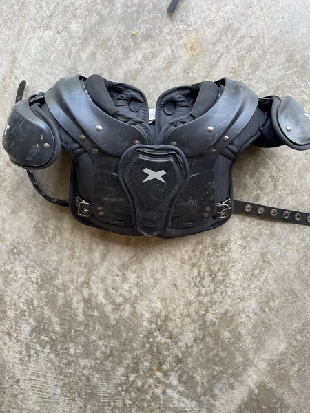 Youth Medium Xenith Fly Shoulder Pads