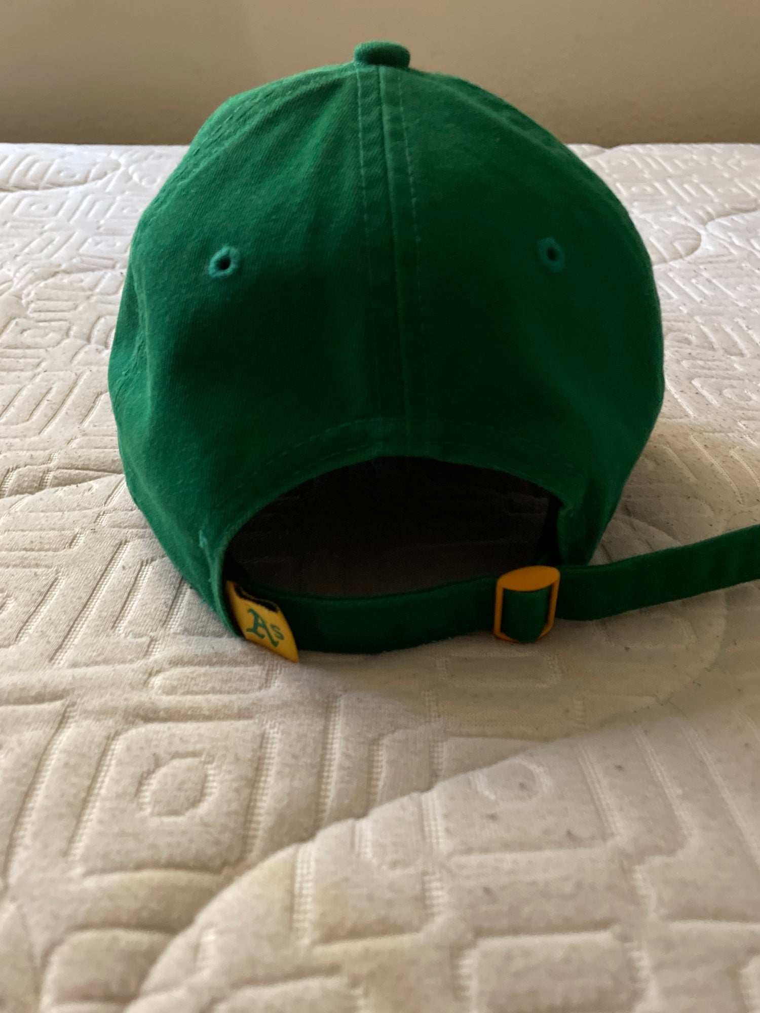 New Era Oakland Athletics 'Throwback Corduroy' Golfer Snapback Green - Size One