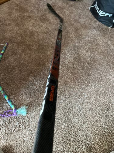 Senior Left Hand P28 Pro Stock Super Tacks AS-V PRO Hockey Stick