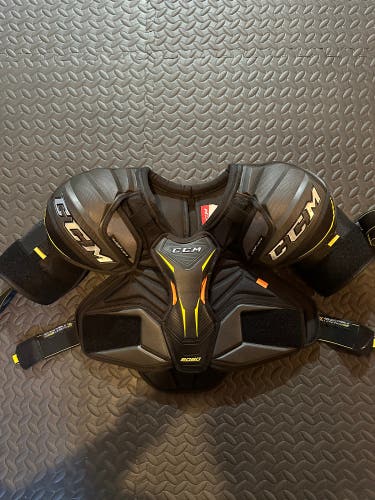New Medium CCM Pro Stock Tacks 9080 Shoulder Pads