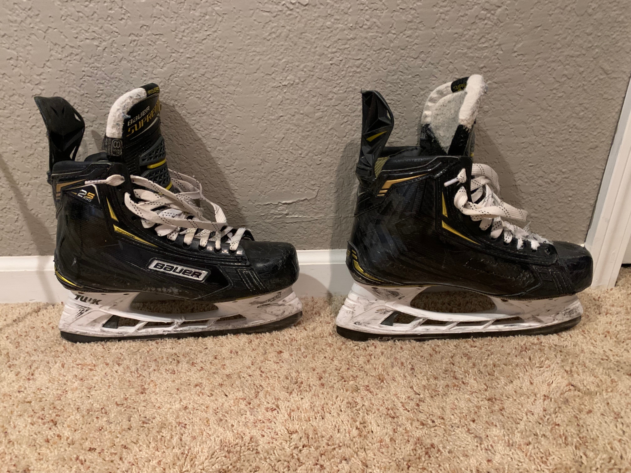 Senior Used Bauer Supreme M5 Pro Hockey Skates Extra Wide Width 8.5