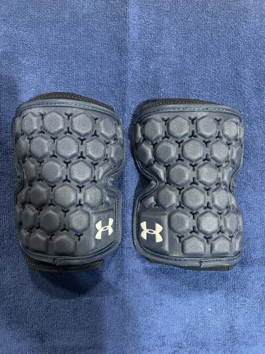 New Large Under Armour Arm Pads