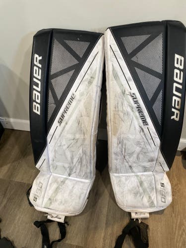 Medium Bauer  Supreme S150 Goalie Leg Pads