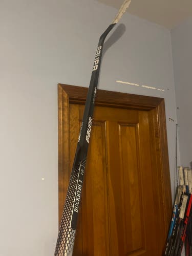 Senior Right Handed P92 Pro Stock Nexus Geo Hockey Stick