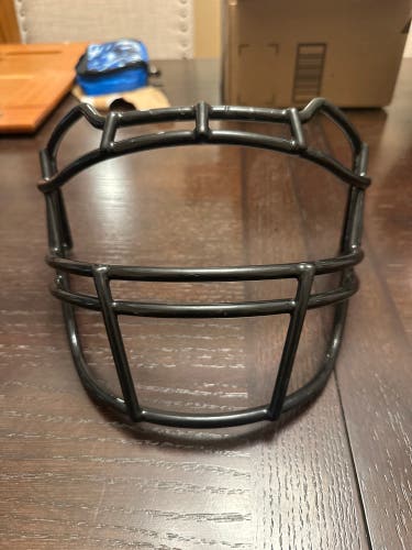 Used Schutt F7 Facemask