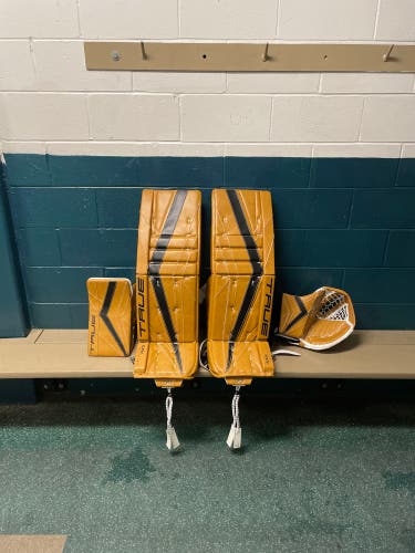 35+2 Regular Catalyst PX3 Goalie Full Set