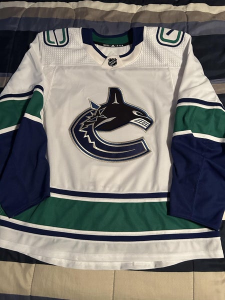 NHL Vancouver Canucks Team Jersey - Adult