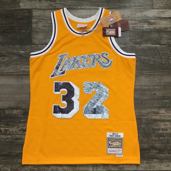 Magic Johnson 32 Los Angeles Lakers 1984-85 Mitchell & Ness Authentic Home  Jersey