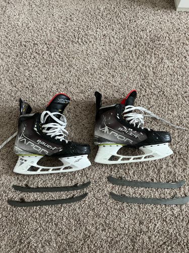 Used Bauer Size 9.5(Fit 1) Vapor Hyperlite Hockey Skates(+2 pairs of blades LS PULSE TI)