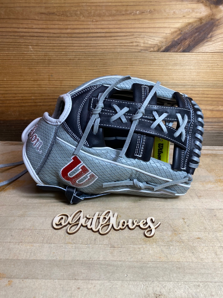 New Wilson A2000 11.75" Fast Pitch Softball Glove