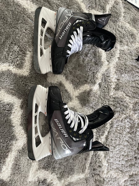 Barely Used Bauer Pro Stock Size 7 Vapor Hyperlite Hockey Skates
