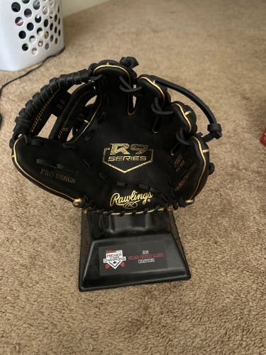 Infield 9.5" R9 Baseball Glove