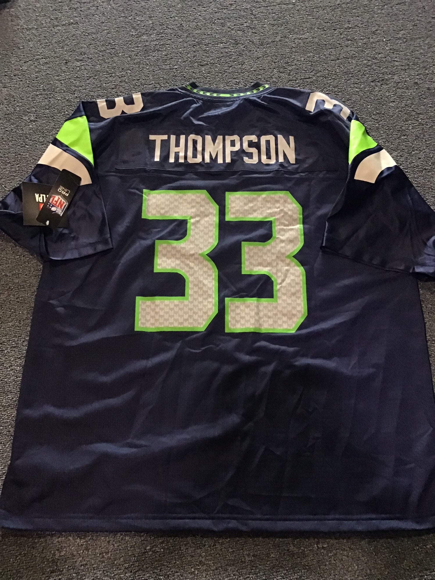 NWT Seattle Seahawks Men's XL PROLINE Jersey #33 Thompson