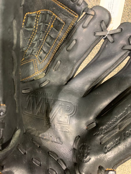 The  prime of custom baseball gloves.