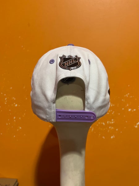 New White Fanatics Colorado Avalanche Hockey Fights Cancer Snapback Hat