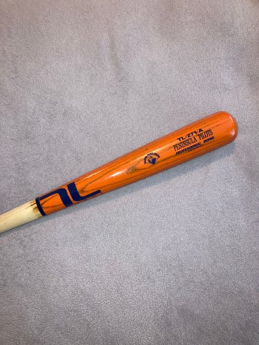 Wood (-3) 30 oz 33" Bat