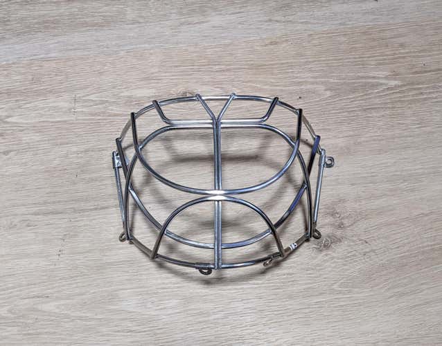 Senior CCM Cat eye cage M\L