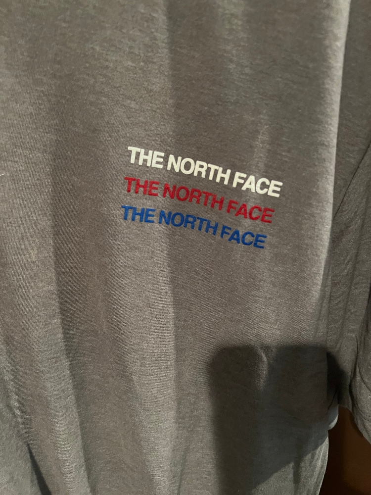 Northface T-Shirt (XL)