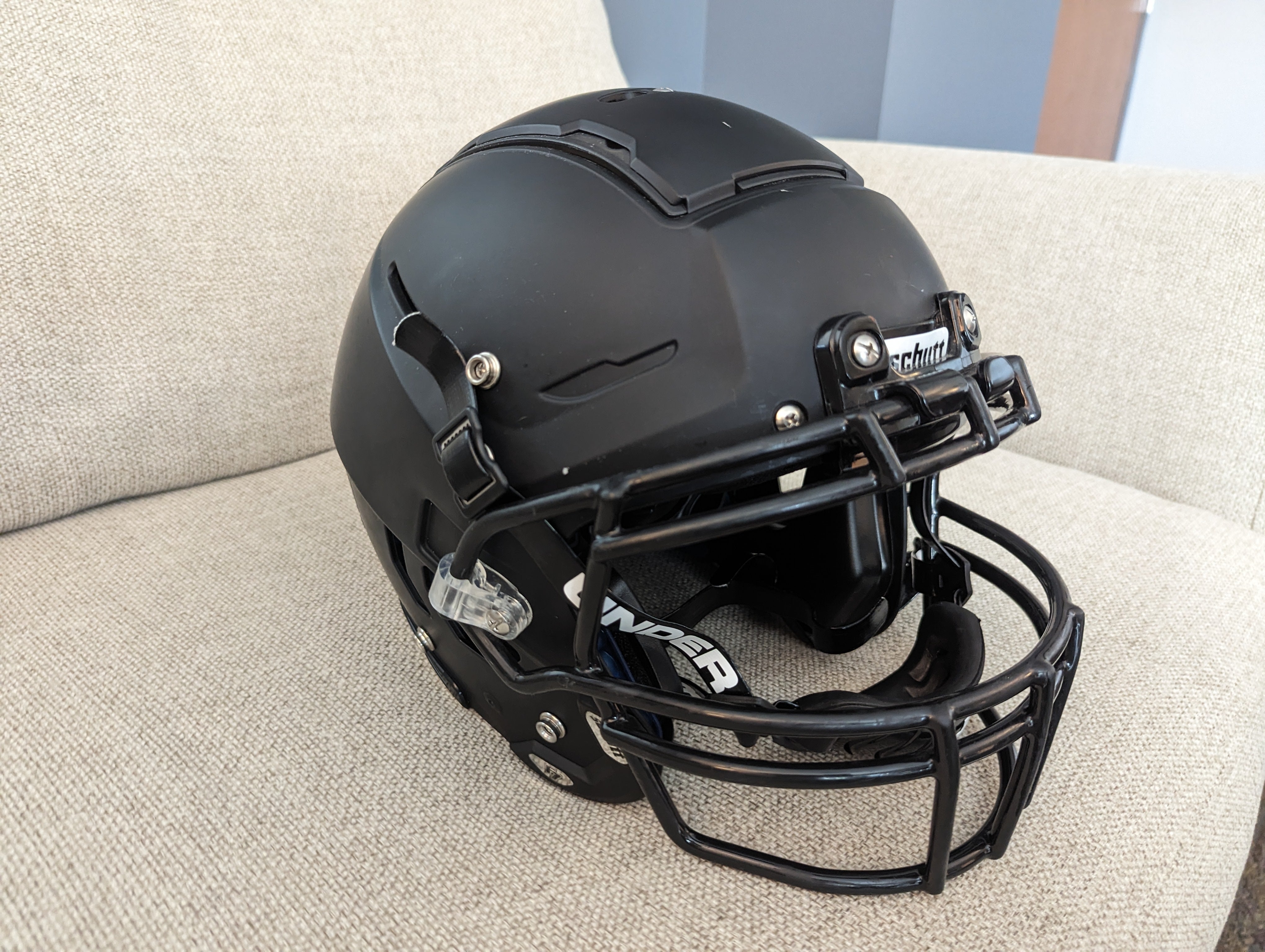 Schutt Men's F7 Vtd Football Helmet With Facemask 