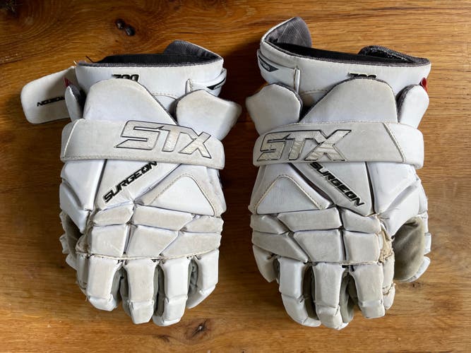 Used Player's STX Surgeon 700 Lacrosse Gloves 12"