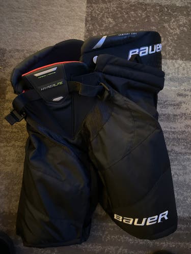 Intermediate Medium Bauer  Vapor Hyperlite Hockey Pants