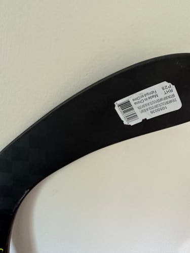Junior New Right Handed Bauer Vapor FlyLite Hockey Stick P28