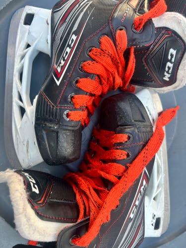 Used CCM Regular Width Size 1.5 JetSpeed FT470 Hockey Skates