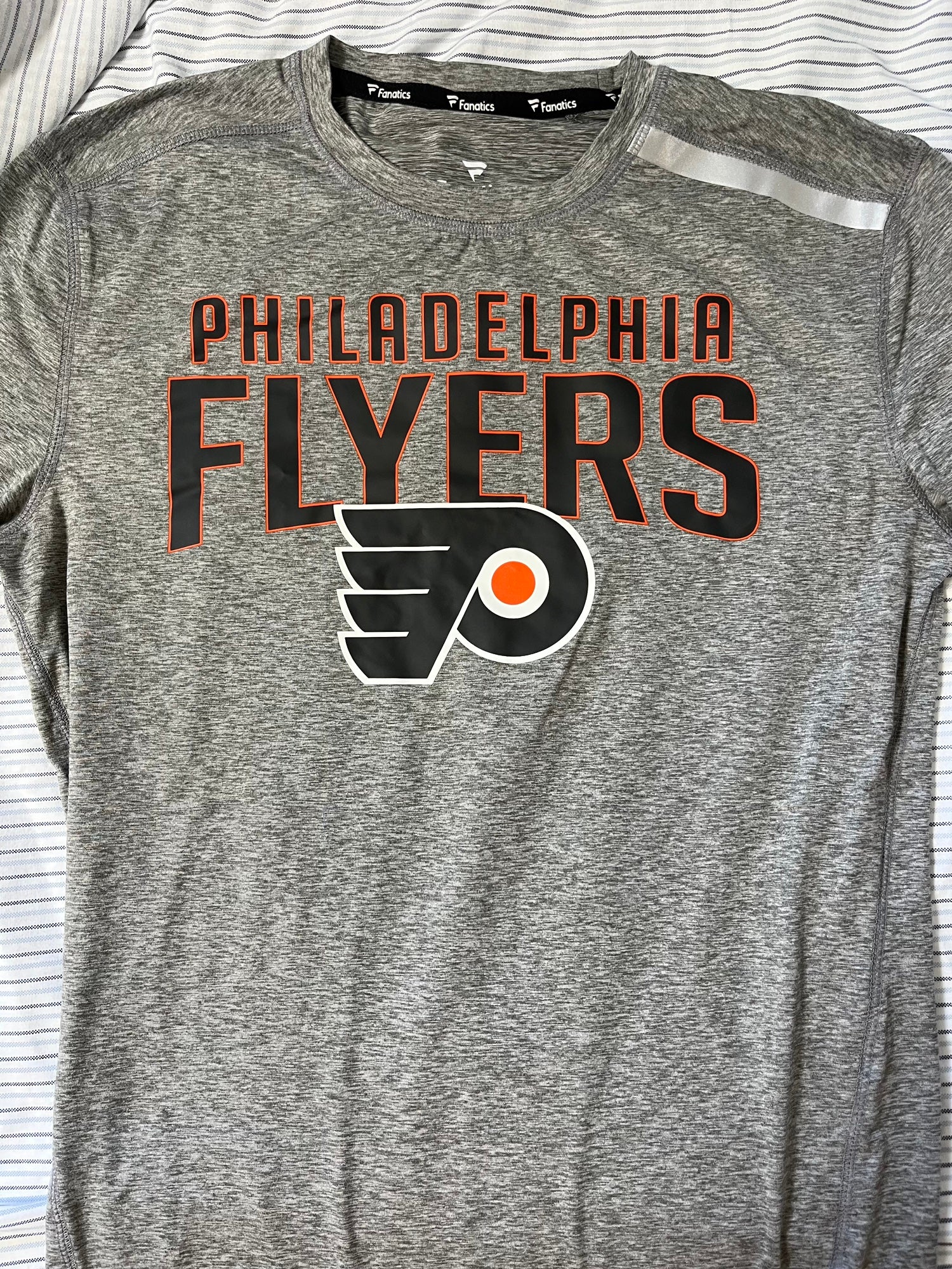 NHL Philadelphia Flyers Reverse Retro Special Edition Medium shirt