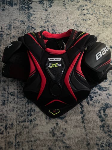 New Small Bauer Vapor 2x pro Shoulder Pads