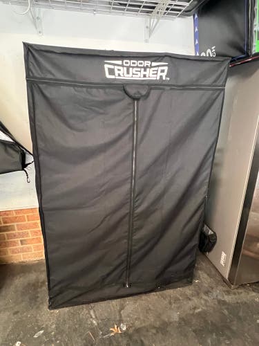 Odor crusher ozone locker