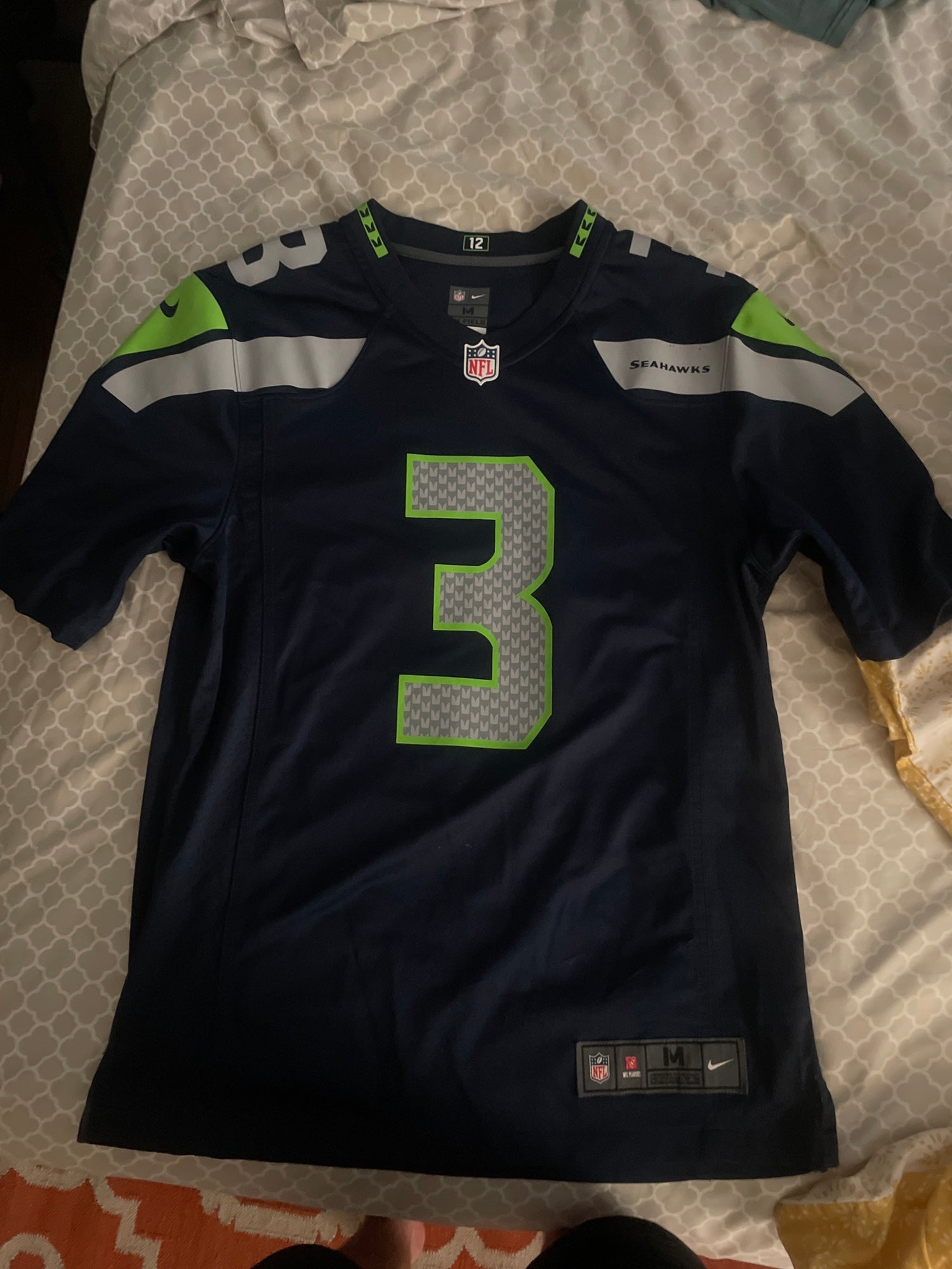 NFL Seattle Seahawks Vapor Untouchable (Russell Wilson) Men's Limited  American Football Jersey. Nike LU