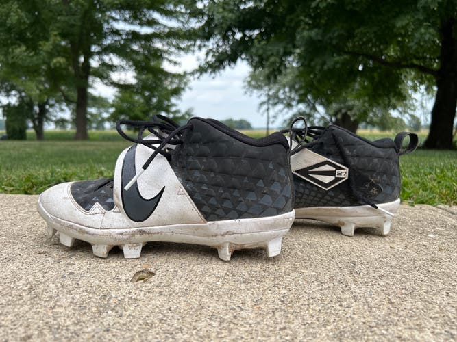 Black Men's Molded Cleats High Top Trout