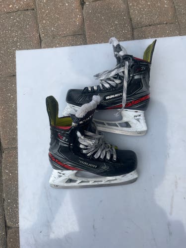 Used Bauer Size 4D Vapor X2.9 Hockey Skates