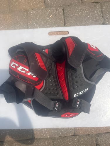 Ccm QLT 250 LE shoulder pads