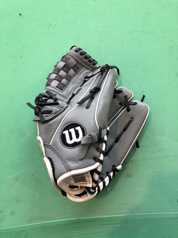 Used Wilson A500 Siren Right Hand Throw Pitcher Softball Glove 12"