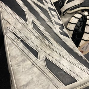 Used CCM Extreme Flex E4.5 Regular Goalie Gloves & Blockers