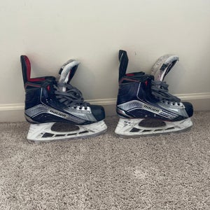 Used Bauer Regular Width   Size 4 Vapor 1X Hockey Skates